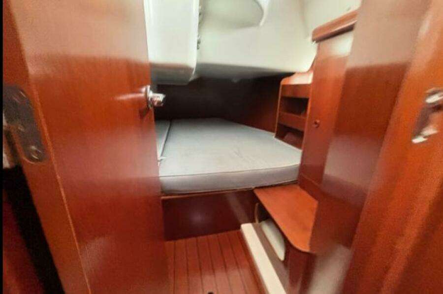 A Domani 40ft Beneteau Yacht For Sale