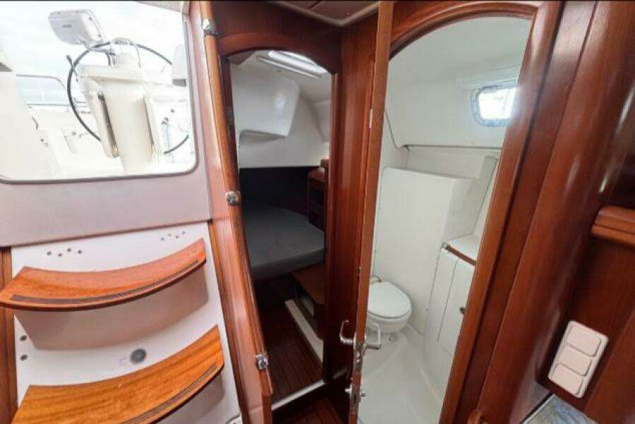 A Domani 40ft Beneteau Yacht For Sale