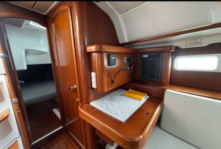 A Domani 40ft Beneteau Yacht For Sale