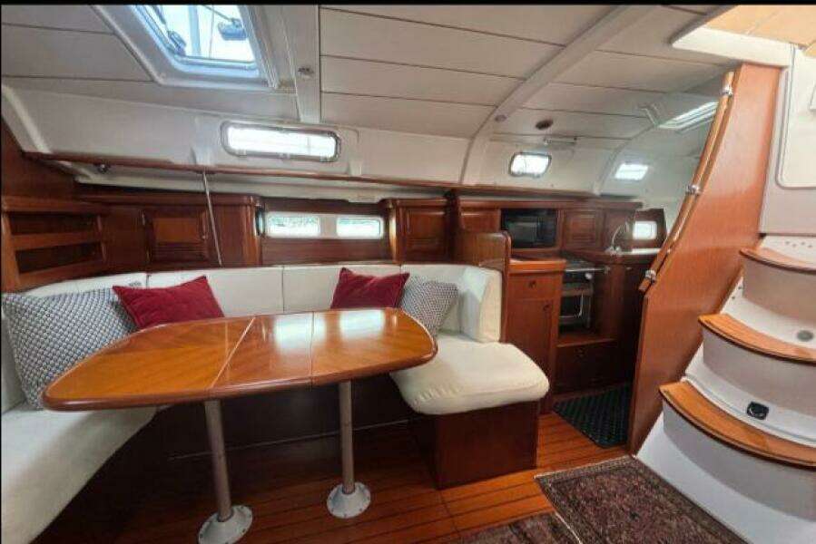 A Domani 40ft Beneteau Yacht For Sale