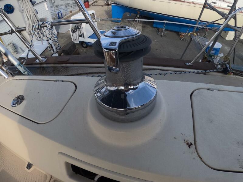 37' 2005 Island Packet 370