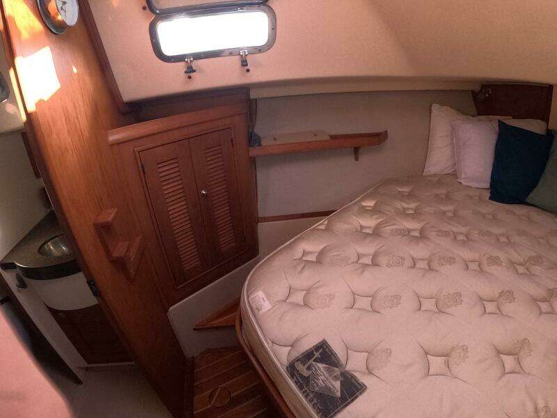 3 DOLPHINS 37ft Island Packet Yacht For Sale