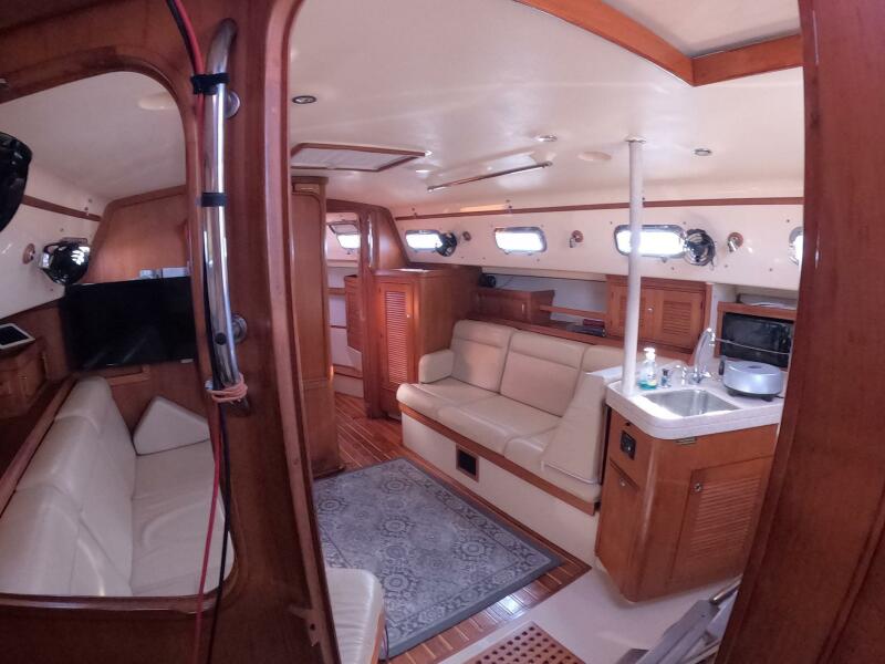 37' 2005 Island Packet 370