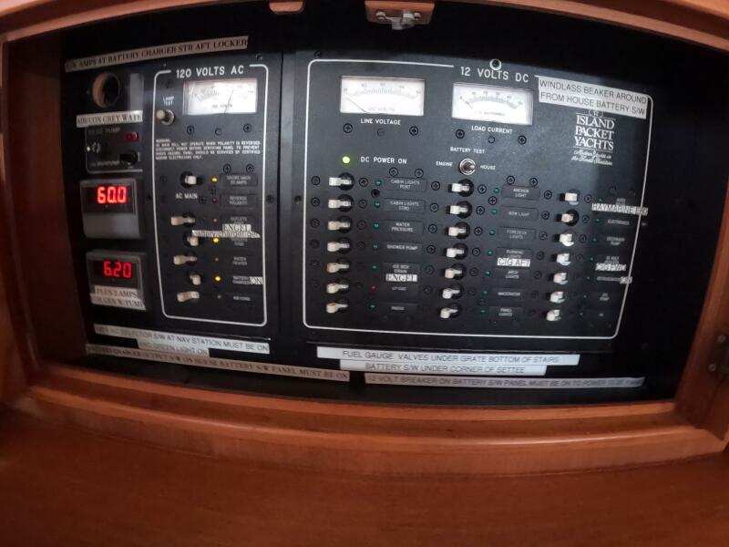 37' 2005 Island Packet 370