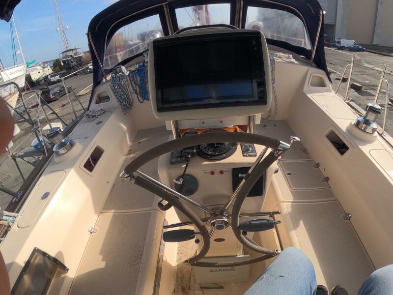 37' 2005 Island Packet 370