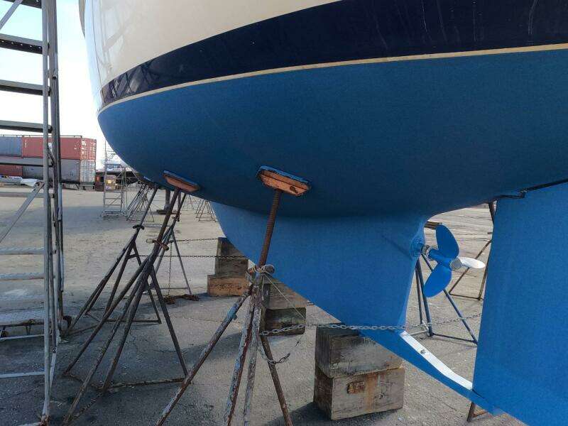 3 DOLPHINS 37ft Island Packet Yacht For Sale