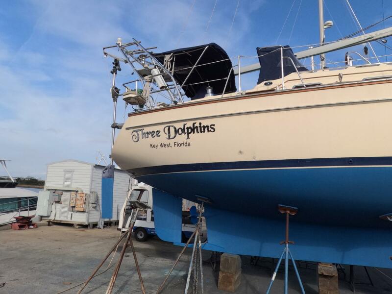 37' 2005 Island Packet 370