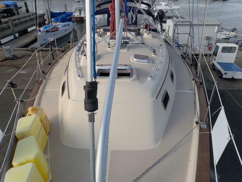 37' 2005 Island Packet 370