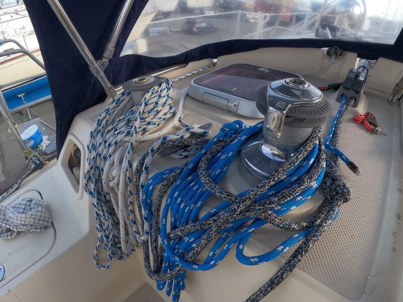 37' 2005 Island Packet 370