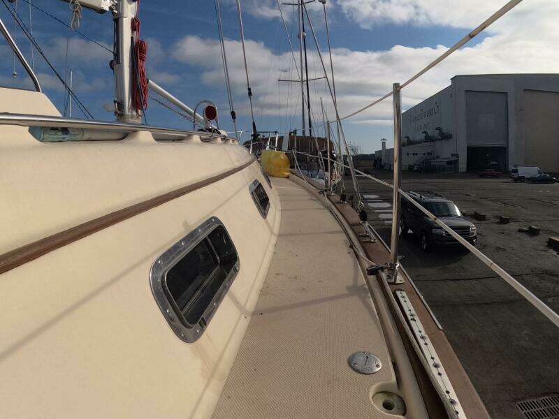 3 DOLPHINS 37ft Island Packet Yacht For Sale