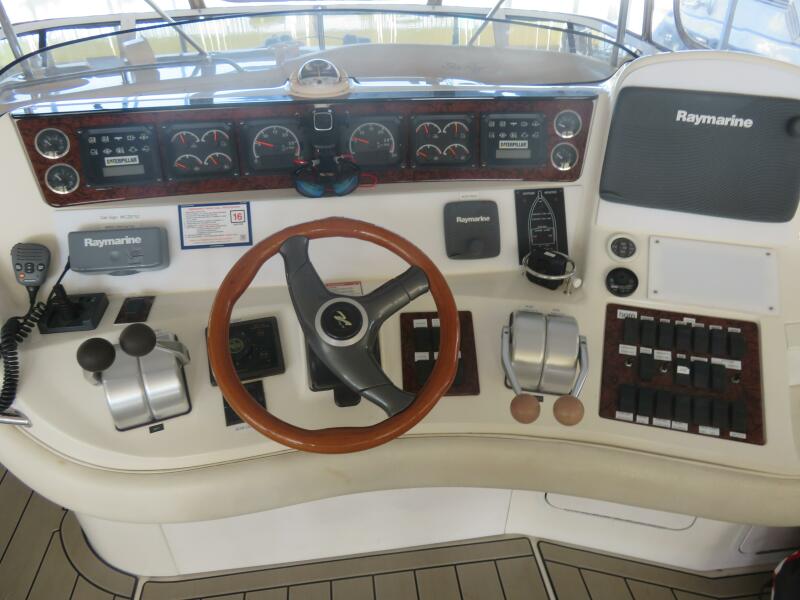 48' 1999 Sea Ray 