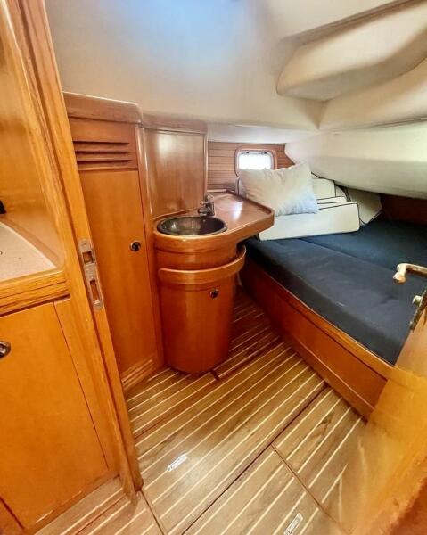 54' 1997 Feeling 546