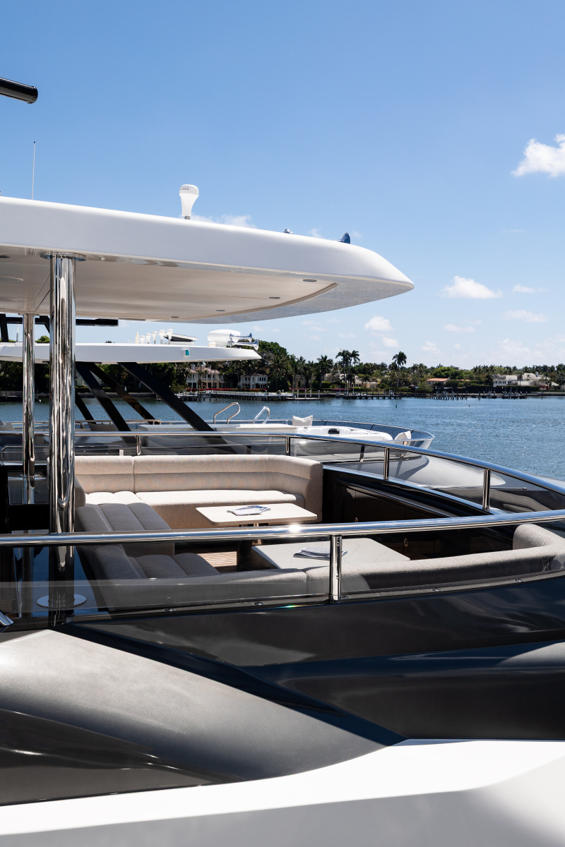 113ft Ocean Alexander Yacht For Sale