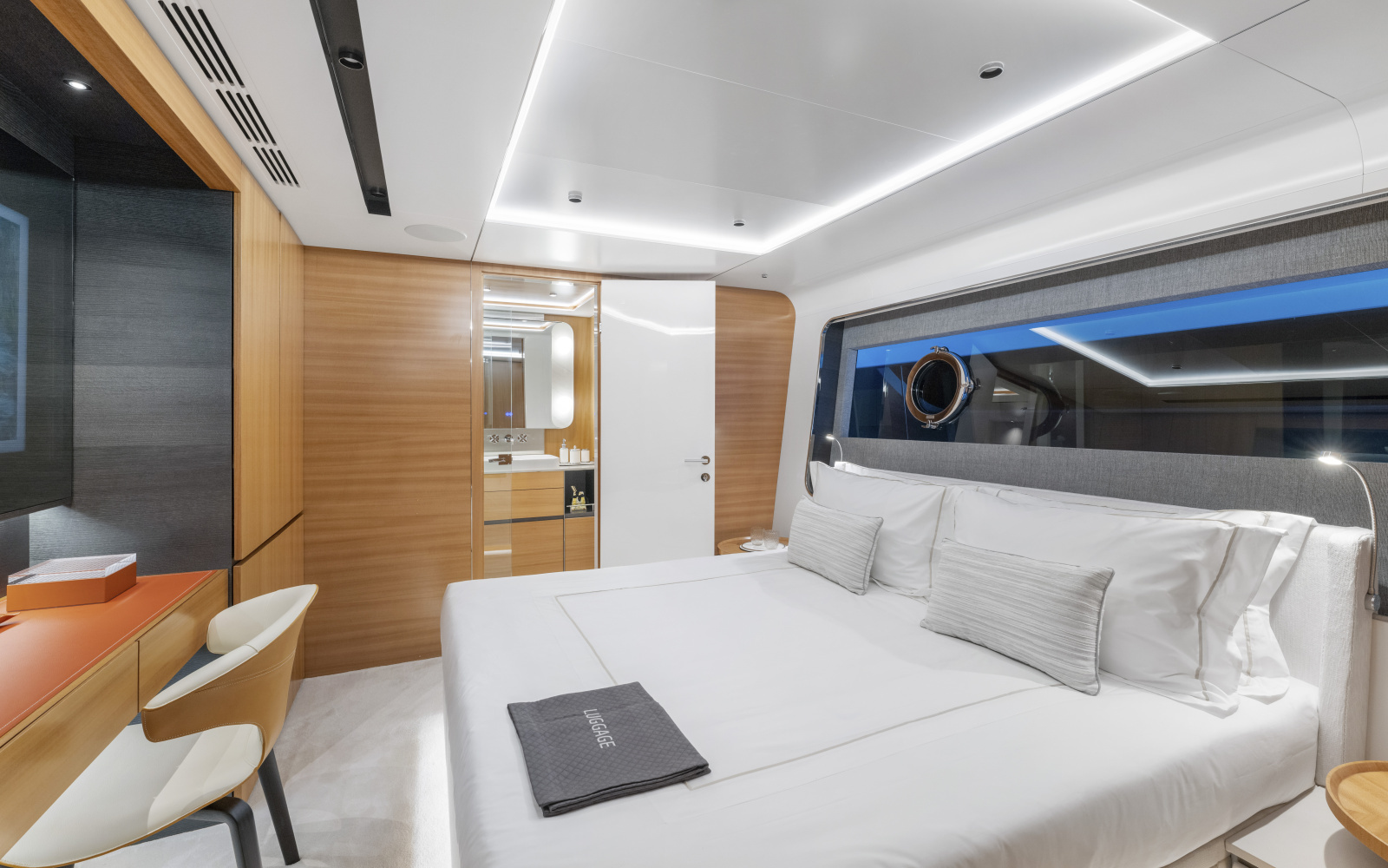 113ft Ocean Alexander Yacht For Sale
