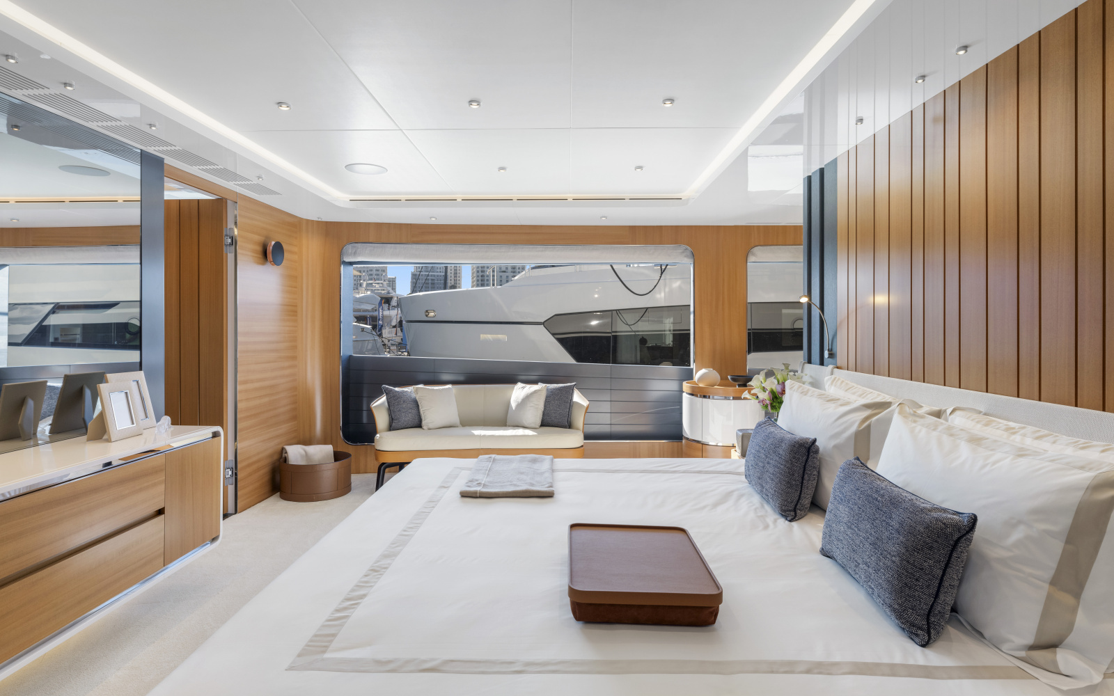 113ft Ocean Alexander Yacht For Sale