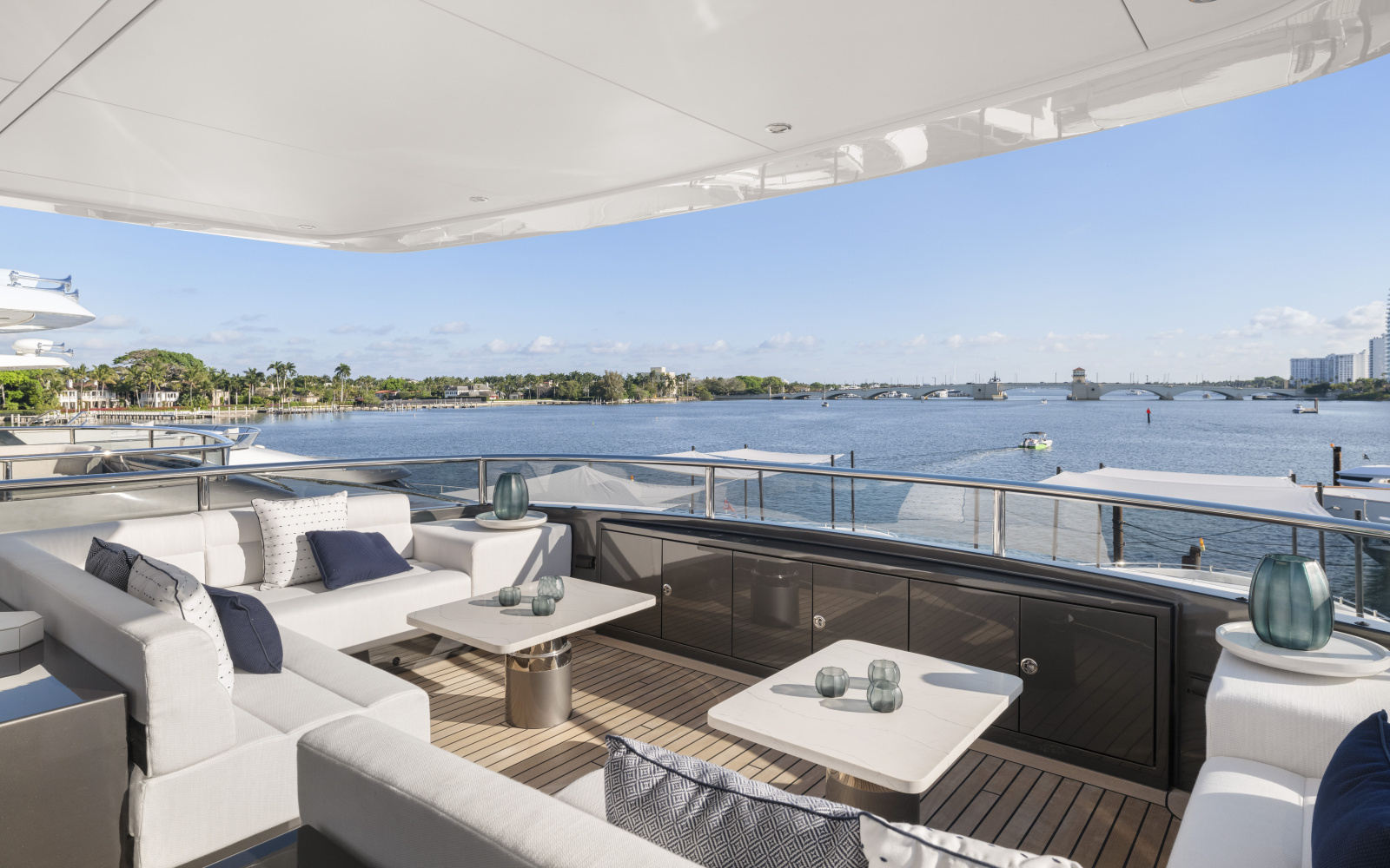 113ft Ocean Alexander Yacht For Sale