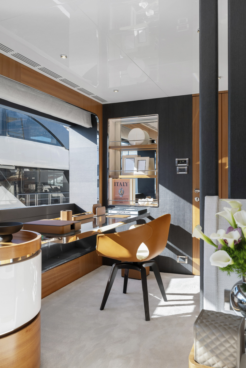 113ft Ocean Alexander Yacht For Sale