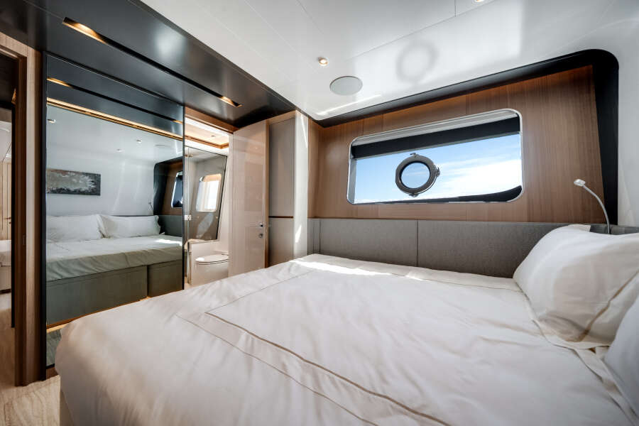 113ft Ocean Alexander Yacht For Sale