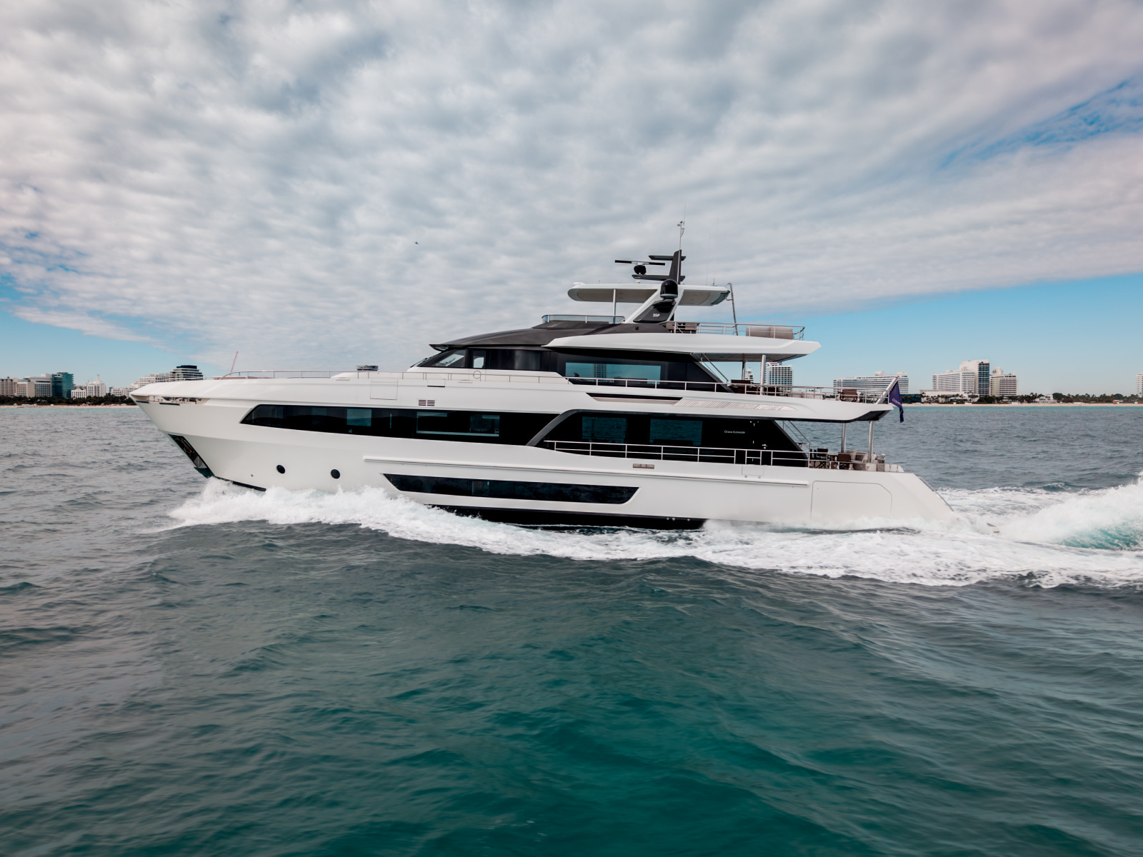 113ft Ocean Alexander Yacht For Sale