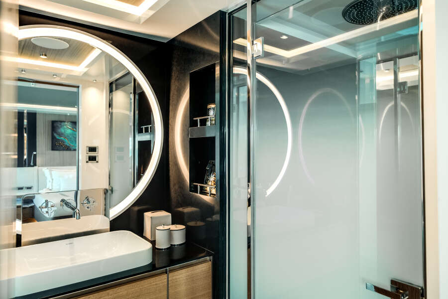 113ft Ocean Alexander Yacht For Sale