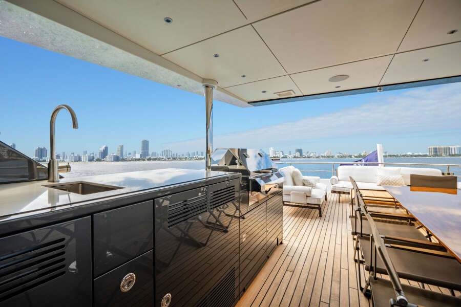 113ft Ocean Alexander Yacht For Sale