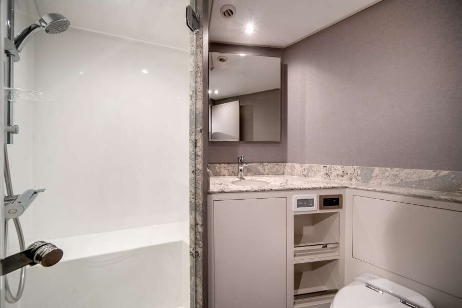 113ft Ocean Alexander Yacht For Sale