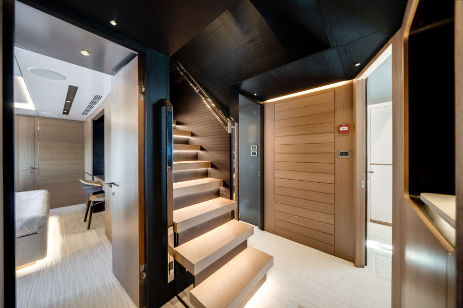 113ft Ocean Alexander Yacht For Sale