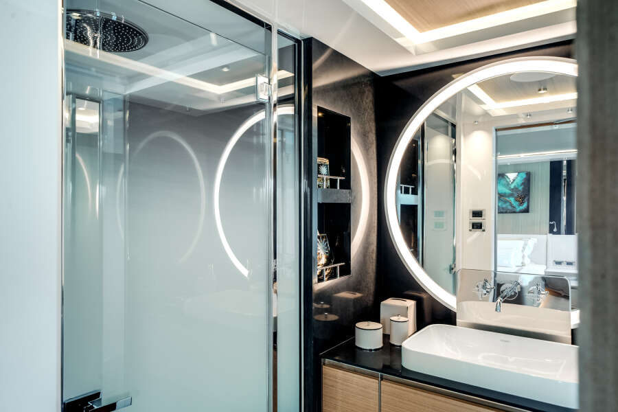 113ft Ocean Alexander Yacht For Sale