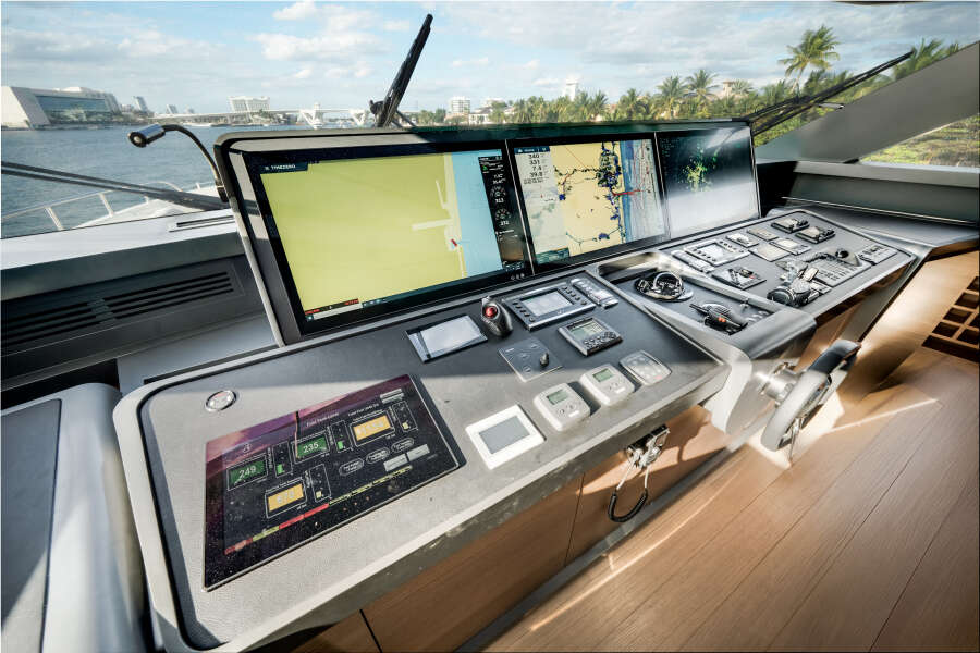 113ft Ocean Alexander Yacht For Sale