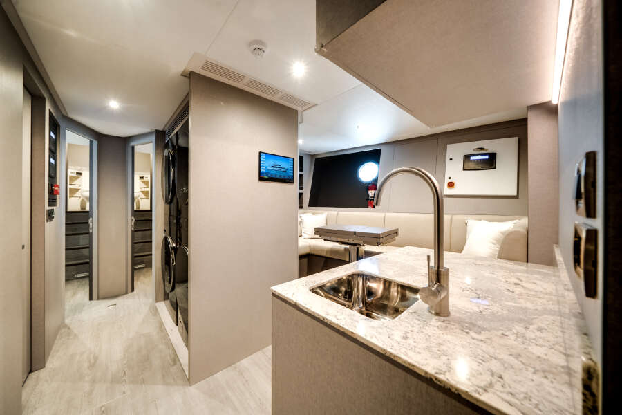 113ft Ocean Alexander Yacht For Sale