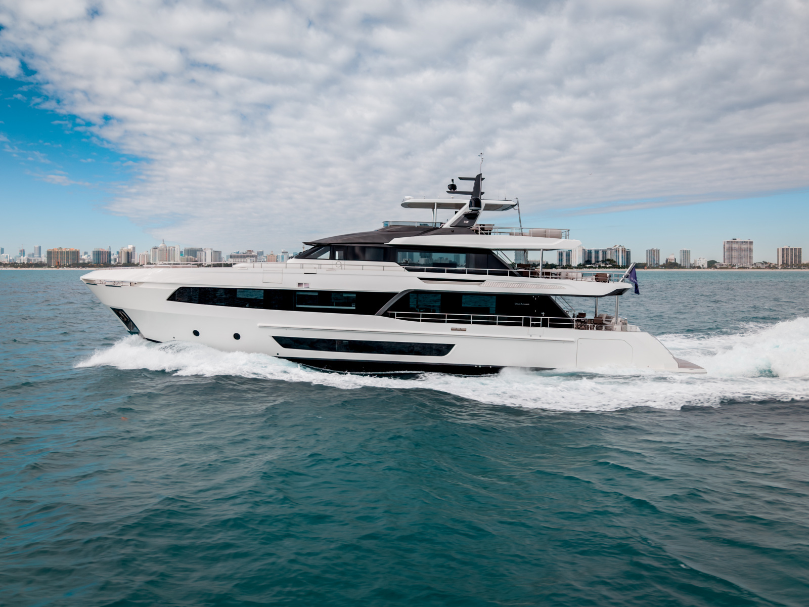 113ft Ocean Alexander Yacht For Sale