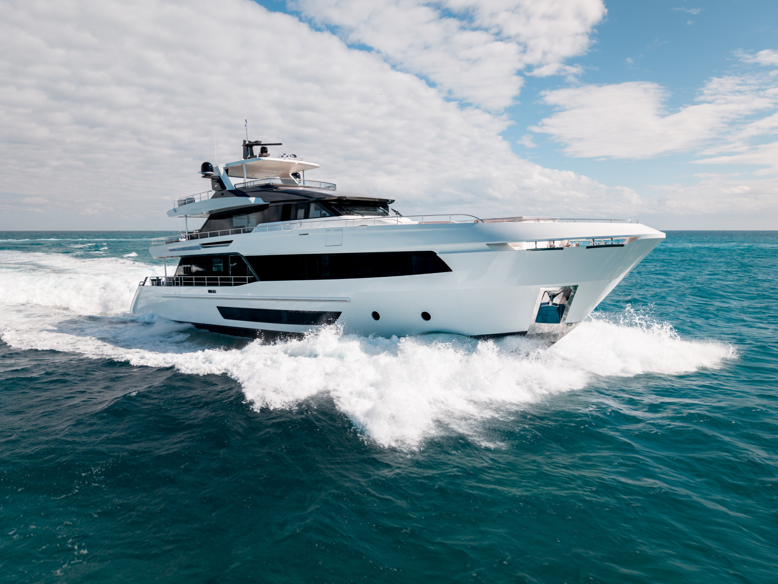 113ft Ocean Alexander Yacht For Sale