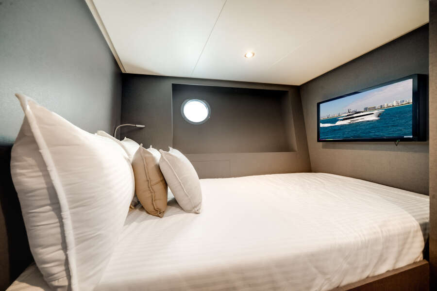 113ft Ocean Alexander Yacht For Sale