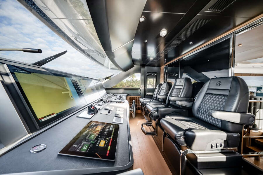 113ft Ocean Alexander Yacht For Sale