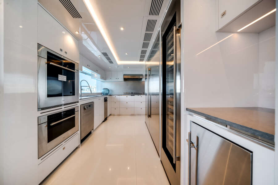 113ft Ocean Alexander Yacht For Sale