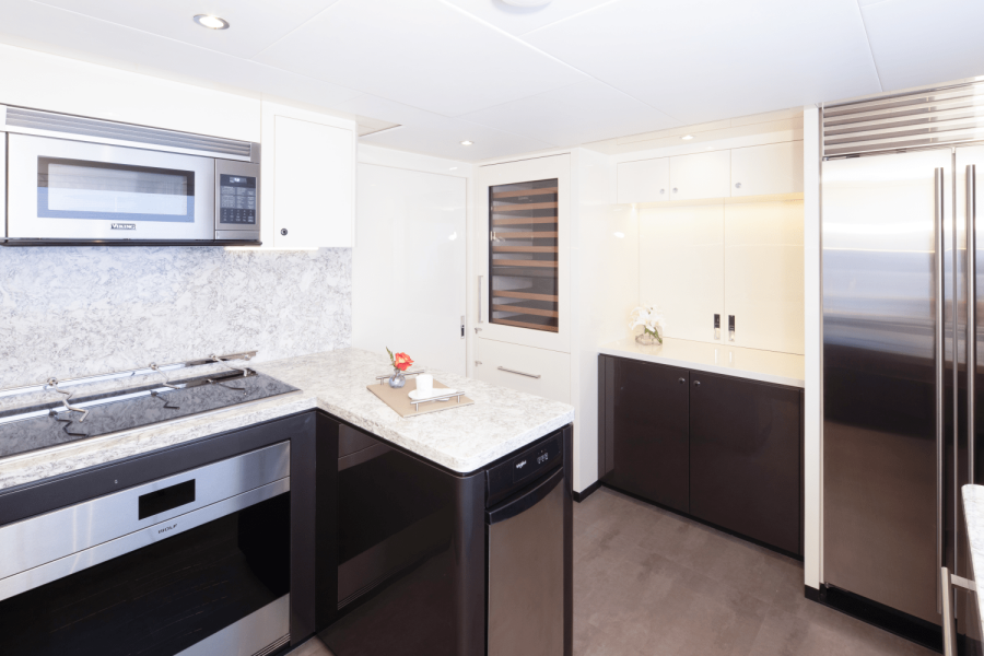 106ft Ocean Alexander Yacht For Sale