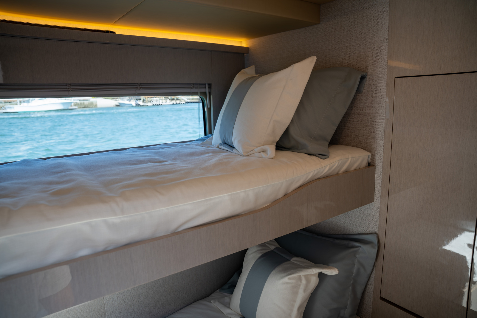 50ft Cruisers Yachts Yacht For Sale