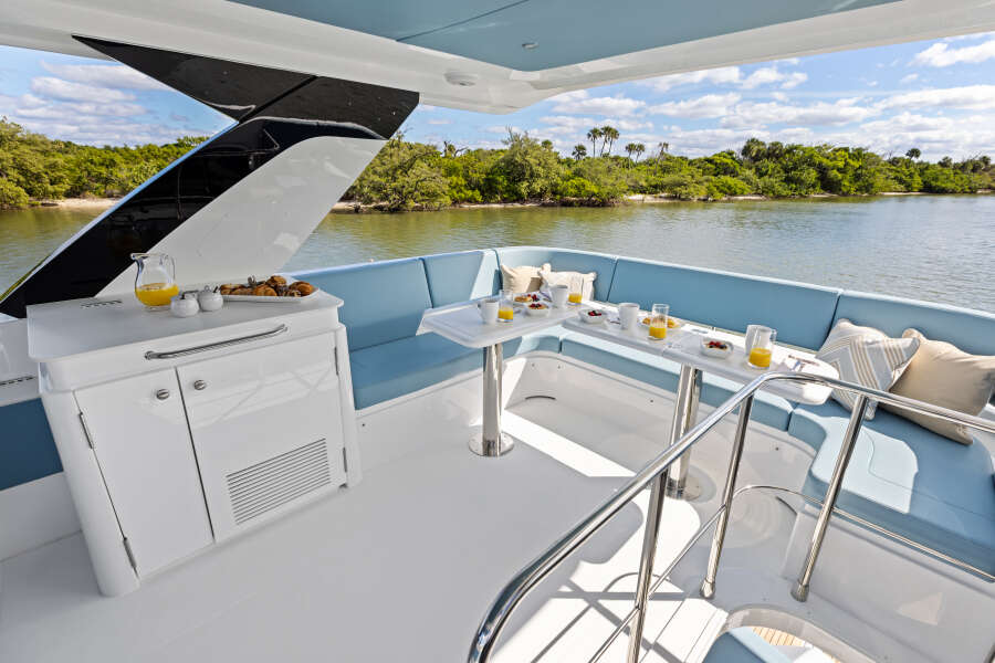 50ft Cruisers Yachts Yacht For Sale