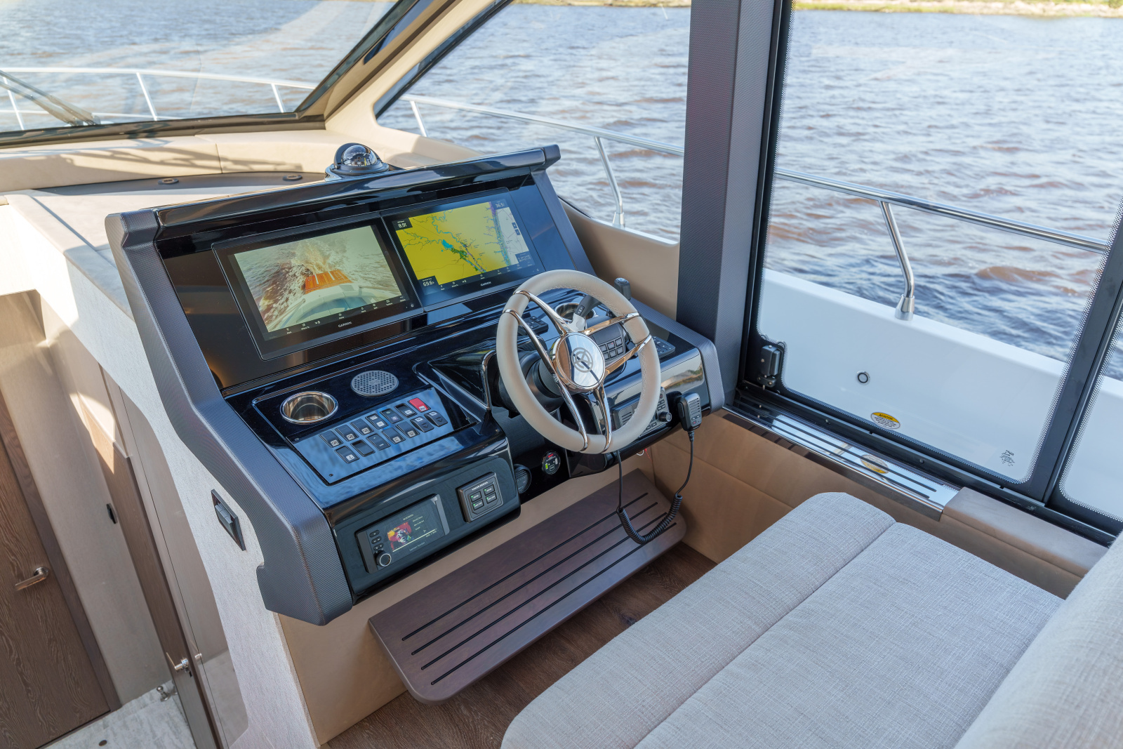 50ft Cruisers Yachts Yacht For Sale