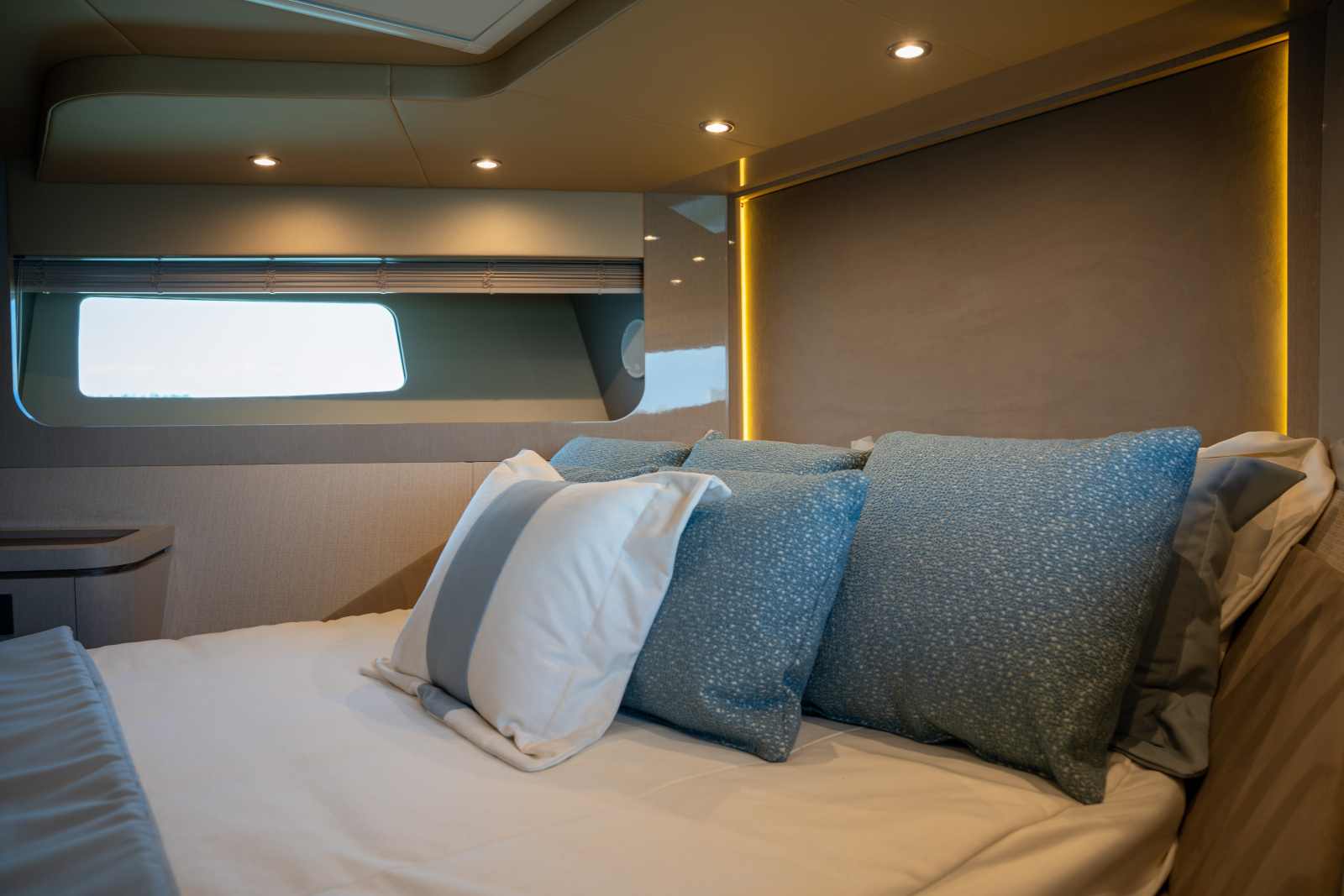 50ft Cruisers Yachts Yacht For Sale
