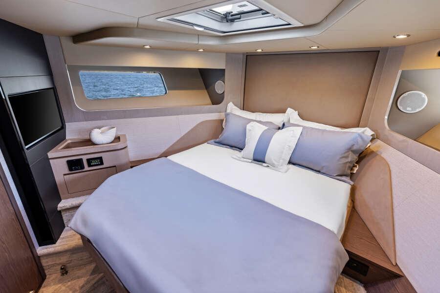 50ft Cruisers Yachts Yacht For Sale