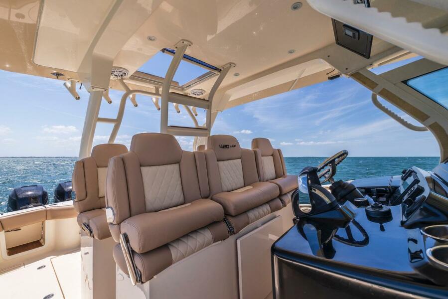 42' 2016 Scout 420 LXF