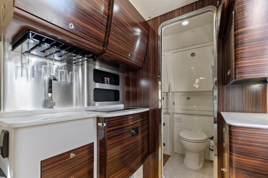 42' 2016 Scout 420 LXF