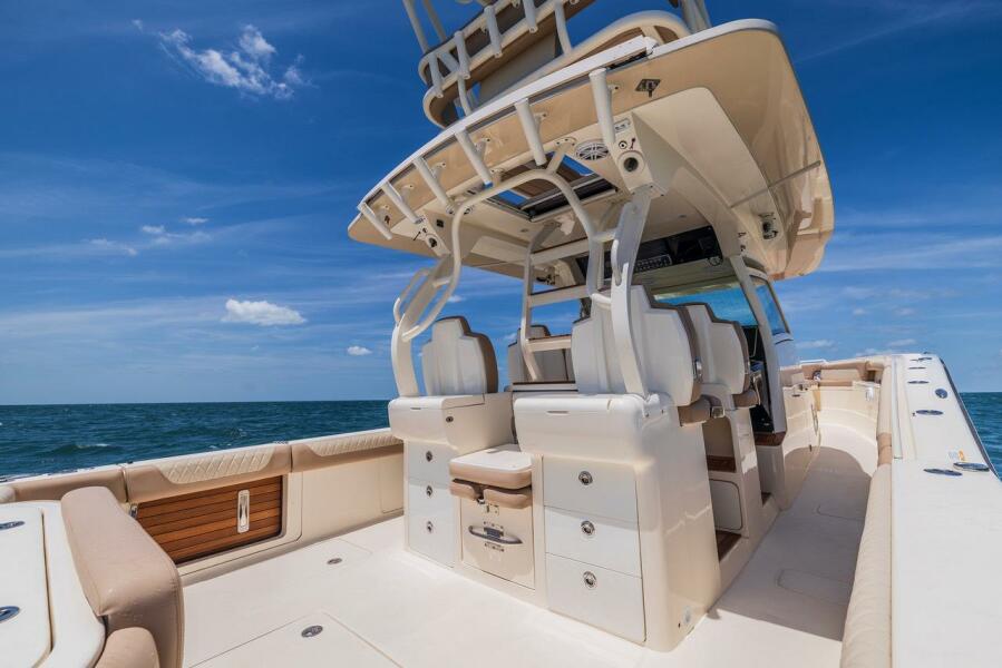 42' 2016 Scout 420 LXF