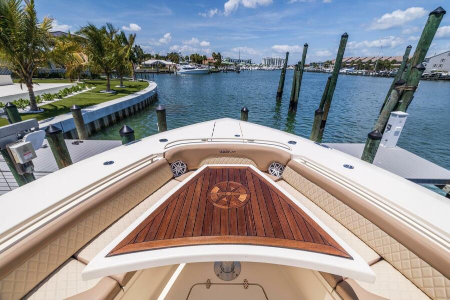 42' 2016 Scout 420 LXF