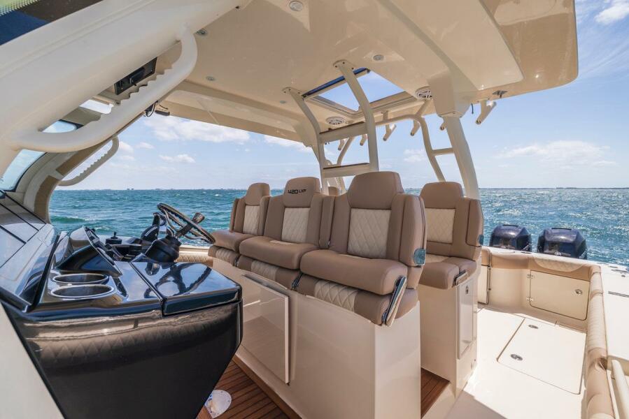 42' 2016 Scout 420 LXF