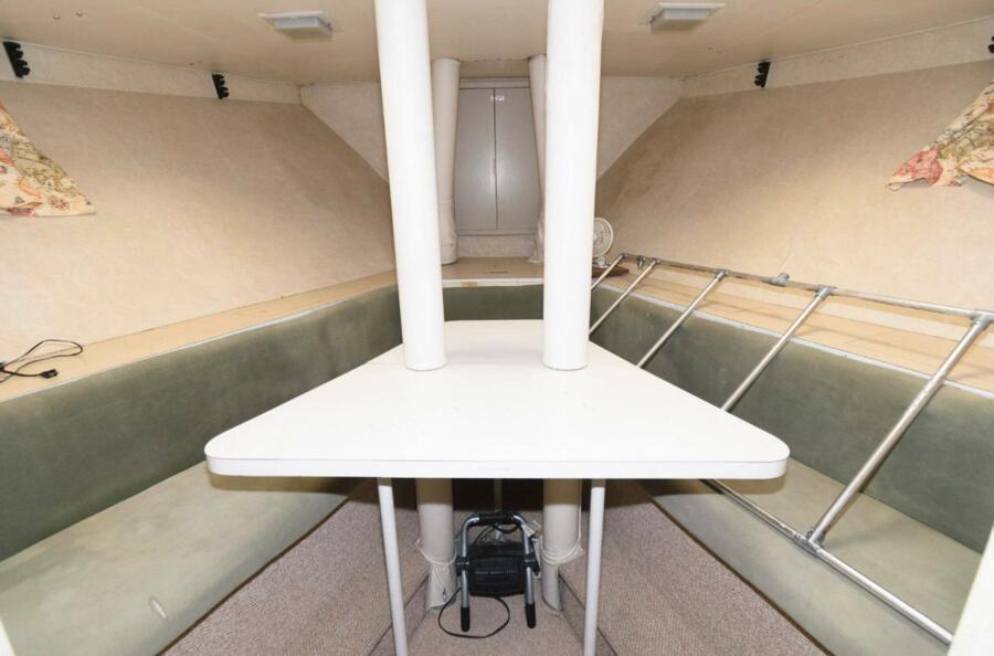 102' 1984 Broward Raised Pilothouse