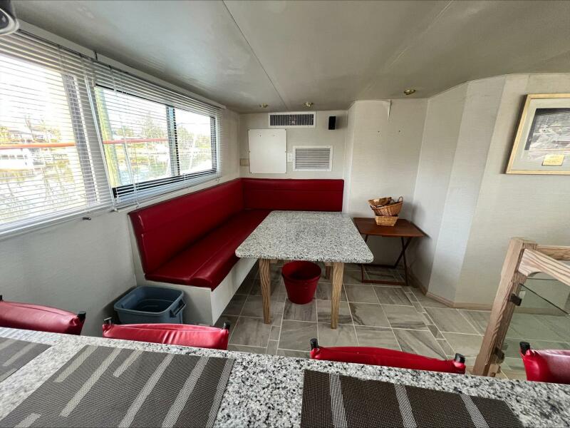 102' 1984 Broward Raised Pilothouse