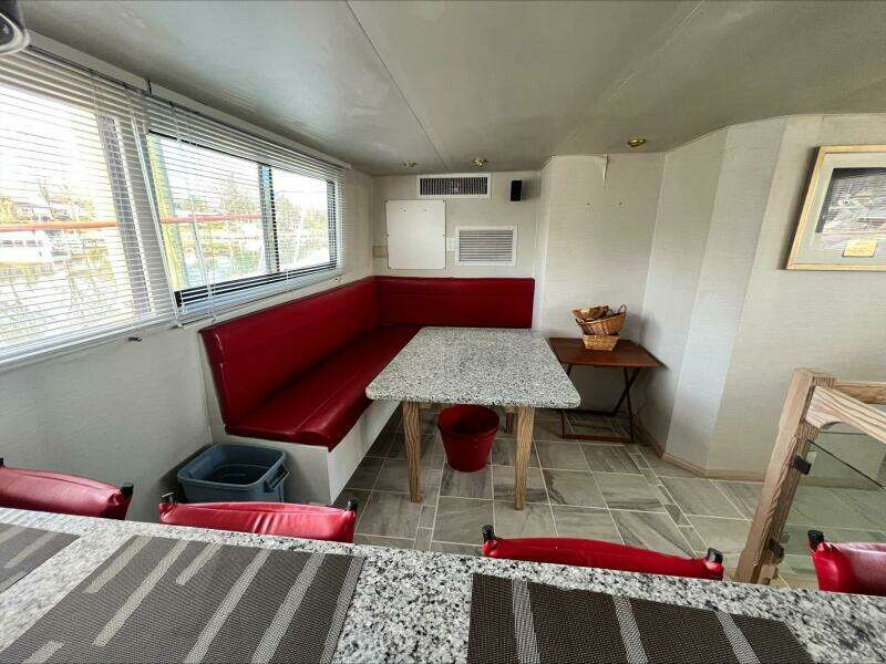 LIQUIDITY 102ft Broward Yacht For Sale