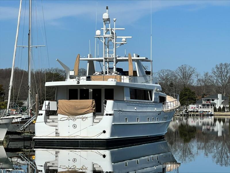 102' 1984 Broward Raised Pilothouse